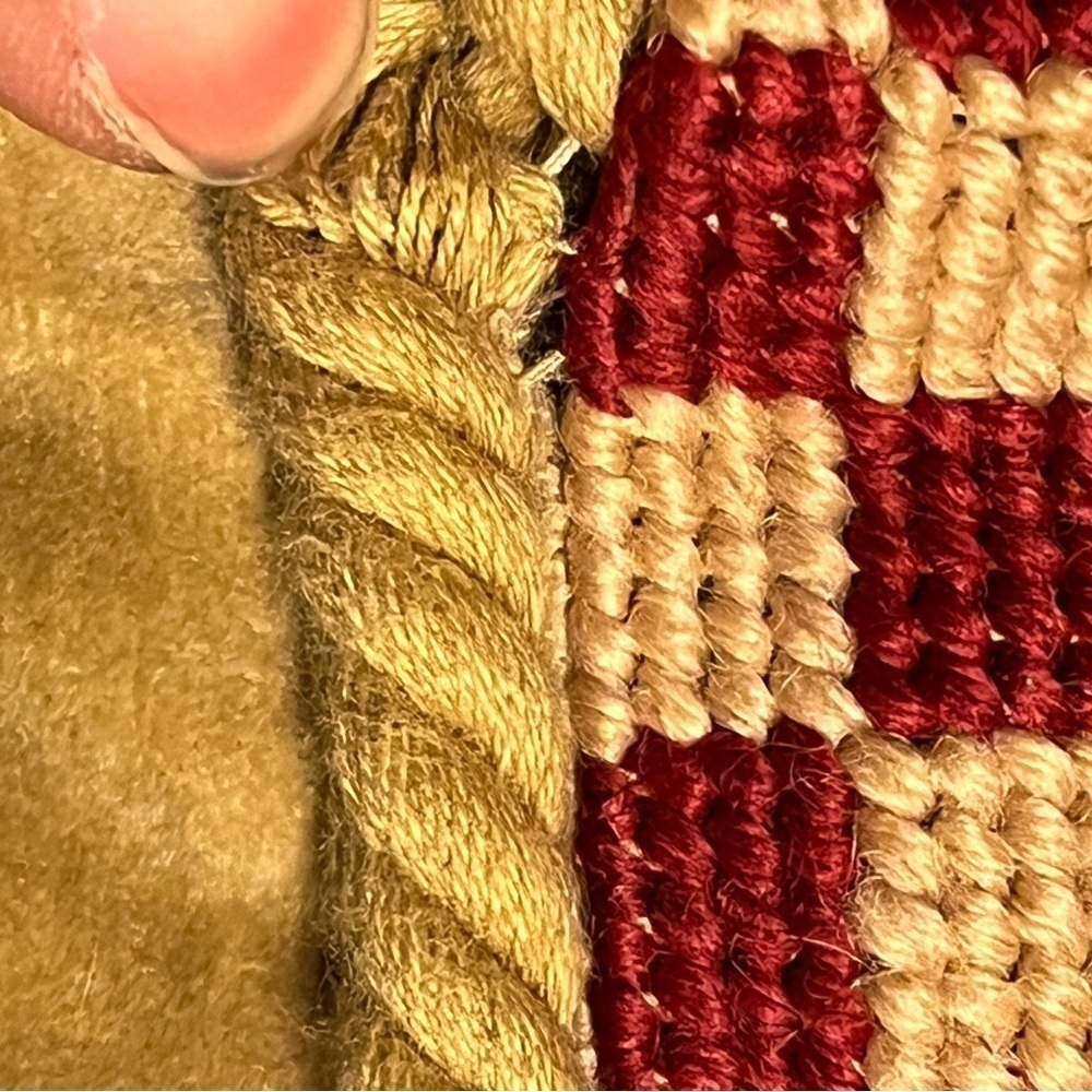 Rooster/sunflower tapestry petit point needle point throwpillow gold velour back - Picture 15 of 16